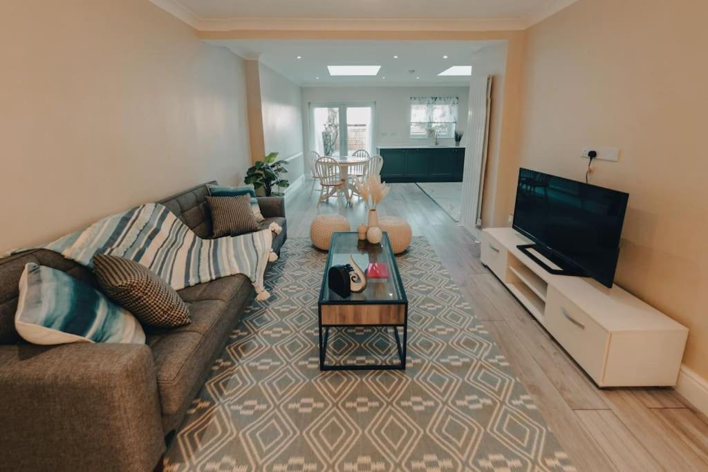 Homely & Peaceful Living Space Morden  Eksteriør billede